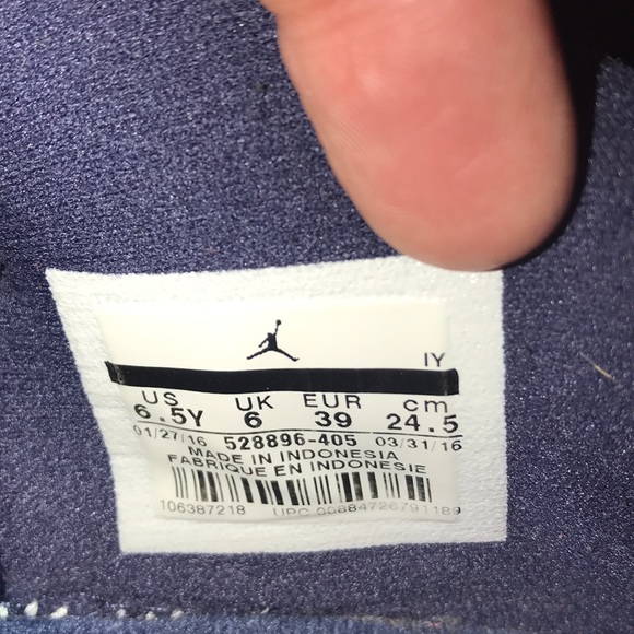 Jordan 11 Retro Low Midnight Navy (GS) - Picture 4 of 6